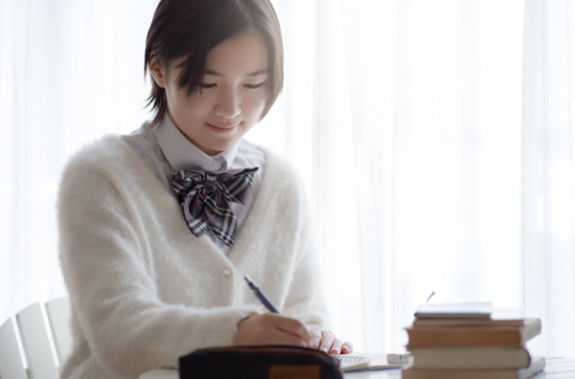 勉強中の学生